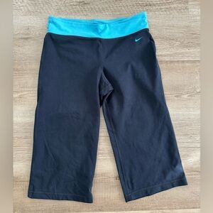 Nike Dri Fit Women’s Capris Size Medium
